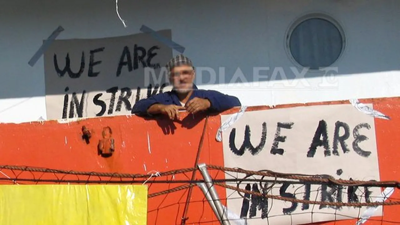 Optsprezece marinari români, rămaşi fără provizii la bordul unei nave într-un port canadian