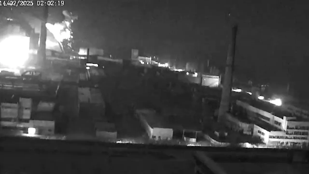VIDEO Explozie şi incendiu la centrala nucleară de la Cernobîl. Zelenski acuză Rusia: „o ameninţare teroristă la adresa întregii lumi”