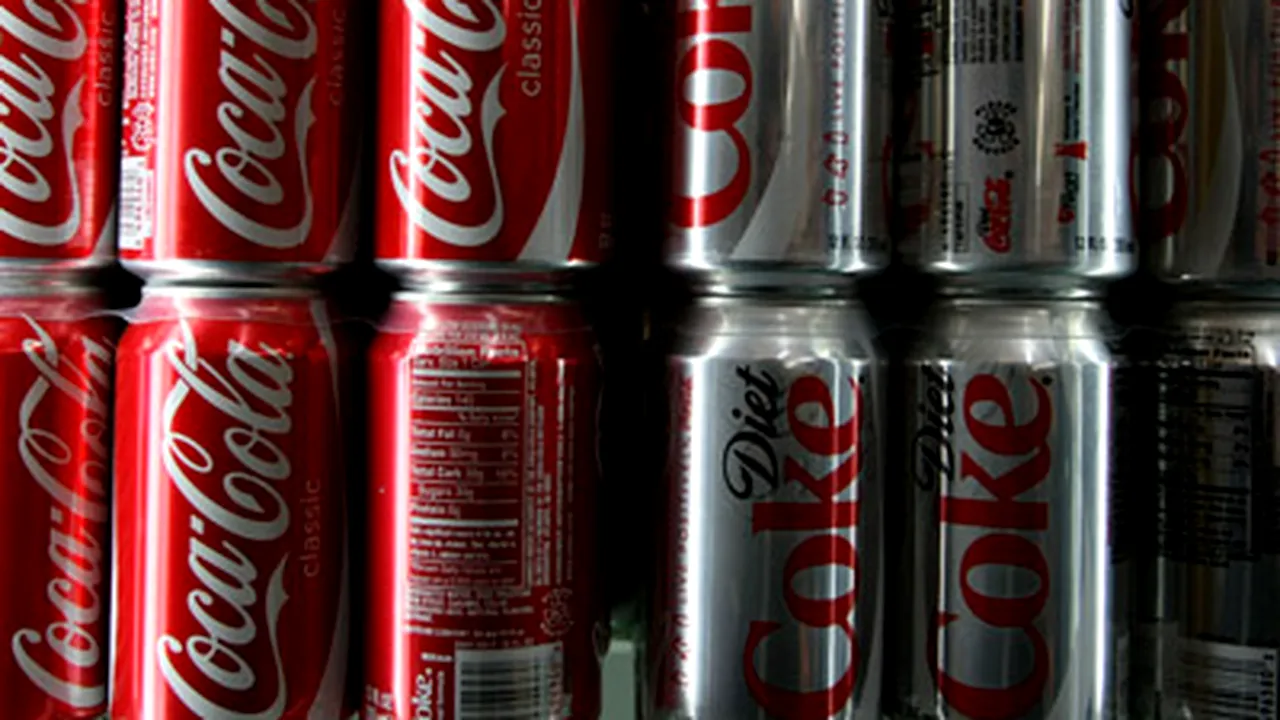 Coca-Cola: Nu există nicio decizie de închidere a fabricilor de la Iaşi sau Ploieşti
