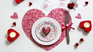 Reţeta săptămânii: Prăjitură glazurată, în formă de inimă, de Ziua Îndrăgostiţilor