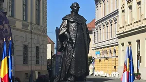 Preşedintele Iohannis a dezvelit statuia Baronului Brukenthal din centrul Sibiului 