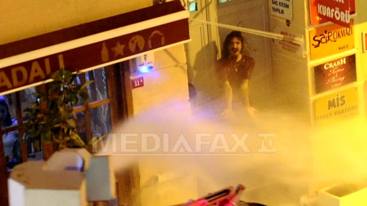 Protestele din Turcia: Poliţia a intervenit din nou, la Istanbul, pentru dispersarea a sute de manifestanţi - FOTO