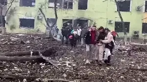 O moschee în care se aflau 80 de civili a fost bombardată în Mariupol