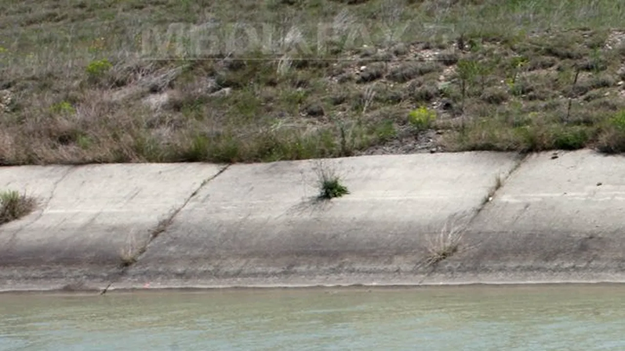 Şoferul unui excavator a murit după ce a căzut cu utilajul în Canalul Poarta Albă - Midia Năvodari