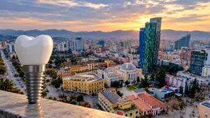 Noua destinație preferată pentru „dinți perfecți”. Un implant costă de patru ori mai puțin decât în Europa de Vest