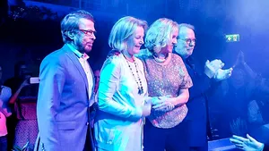 ABBA lansează prima piesă cu tematică de Crăciun