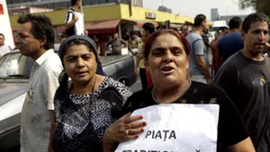 Anchetă penală în cazul celor care i-au atacat pe poliţişti în Piaţa Obor (VIDEO)