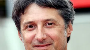 Antoine de Caunes va prezenta ceremonia de decernare a premiilor César 2008