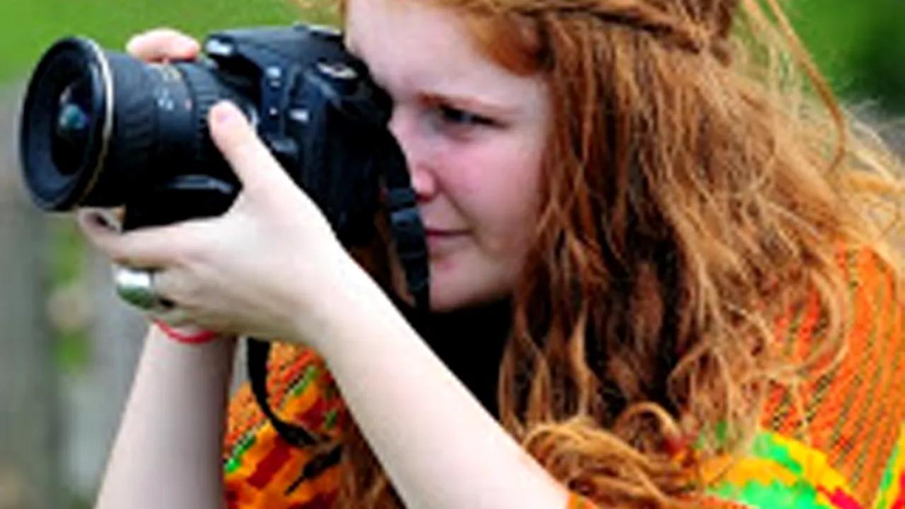 Alecsandra Drăgoi, desemnată Tânărul fotograf al anului 2013, la gala Sony World Photography Awards - FOTO