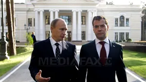 Vladimir Putin şi Dmitri Medvedev participă la manifestaţia organizată la Moscova de 1 Mai