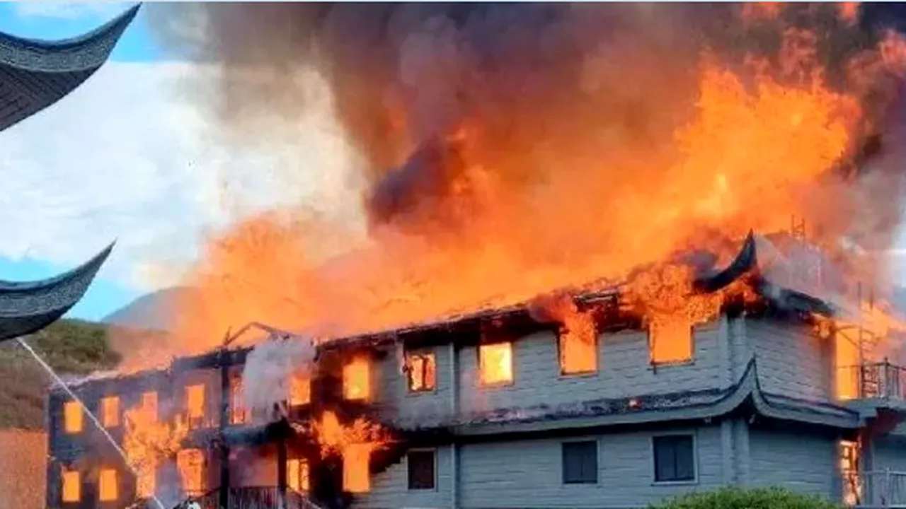 Un incendiu misterios a distrus una dintre reşedinţele de iarnă ale lui Putin. Tunelurile subterane au rolul de a-l proteja de un război nuclear