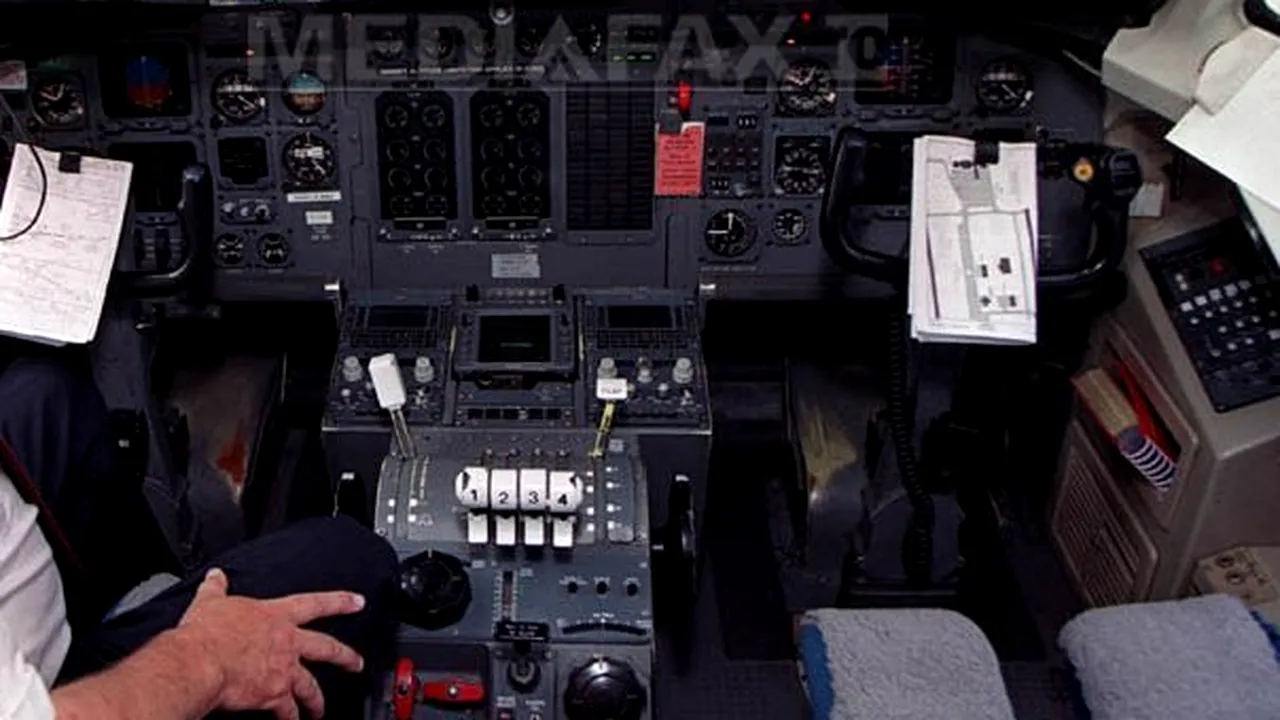 PANICĂ la bordul unui avion aflat în plin zbor. Ce apariţie neaşteptată a speriat pilotul?
