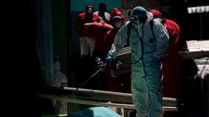 Coronavirus: Milioane de oameni ar putea fi infectaţi fără să ştie. Expert CDC: „O estimare valabilă acum este de 10 la 1