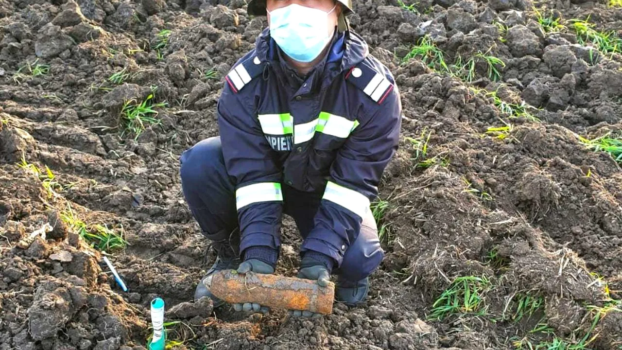Un obuz a fost descoperit în curtea unei case din Giurgiu FOTO