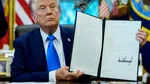 Trump își va pune semnătura pe noile bancnote americane. Chipul președintelui va fi gravat pe o monedă din aur