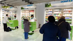 Reţeaua DONA va investi 15 milioane euro pentru reamenajarea farmaciilor. Cum vor arăta noile locaţii - FOTO