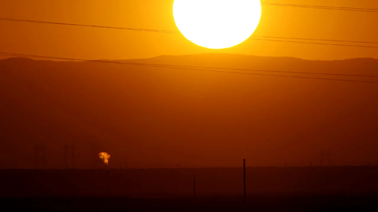 VREMEA se menţine călduroasă. PROGNOZA METEO pentru vineri 
