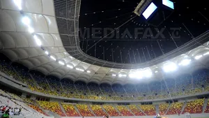 Arena Naţională şi-a deschis porţile. Oprescu a venit însoţit de Corneliu Vadim Tudor