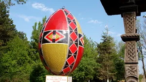 Suceava: Cel mai mare ou tradiţional de Paşte din lume, amplasat lângă Cetatea de Scaun, va fi mutat - FOTO