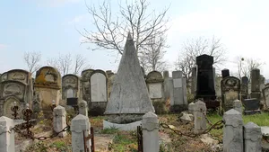 Persoanele decedate ar putea fi înmormântate cu brăţări de identificare ale firmei de pompe funebre