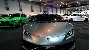 Peste 500 de mașini Lamborghini, blocate în Sri Lanka, din cauza perturbării transportului maritim în Strâmtoarea Ormuz