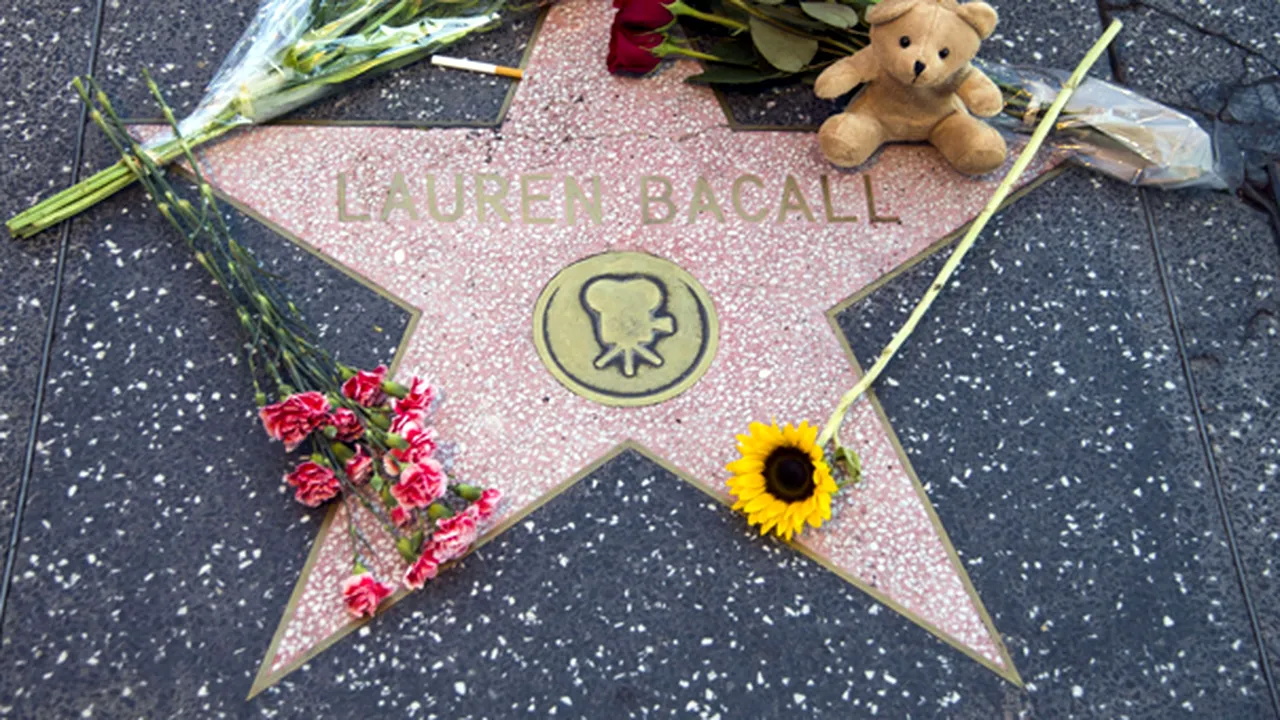 BIOGRAFIE: Lauren Bacall, actriţa cu voce profundă şi ochi albaştri devenită o legendă a Hollywood-ului