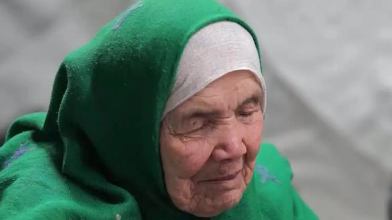 O femeie afgană de 105 ani a imigrat în Europa cu întreaga familie, pentru o viaţă mai bună - FOTO, VIDEO
