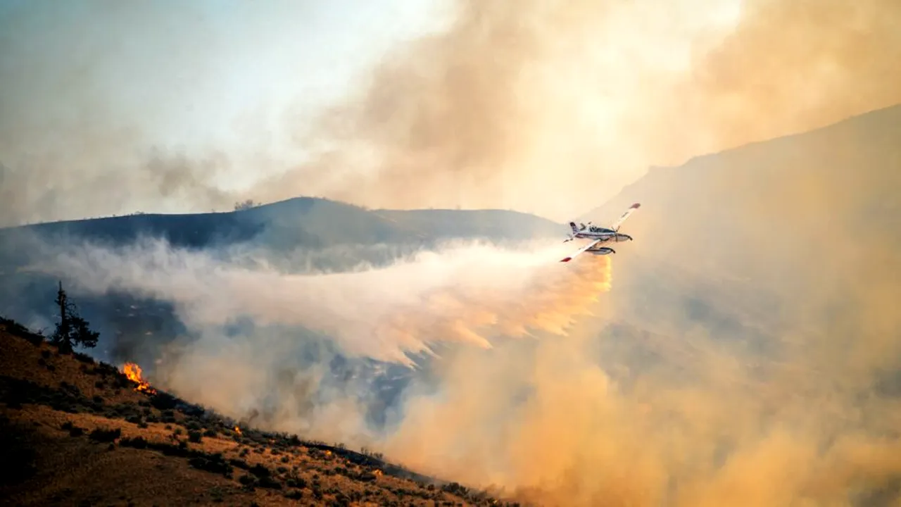 Uniunea Europeană trimite două avioane pentru a ajuta Spania să stingă incendiile