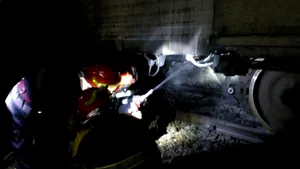 Incendiu la un tren de călători în apropiere de Râmnicu Sărat. 300 de persoane sunt în vagoane