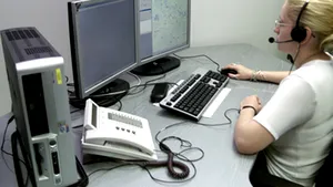 Maşinile vor fi dotate cu un dispozitiv de apelare automată la 112