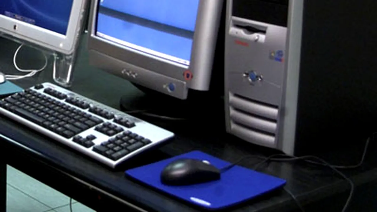 Media Sat a donat Poliţiei zece computere performante