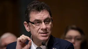 COMENTARIU Lelia Munteanu: Şeful Pfizer: vaccin anticovid, o dată pe an 