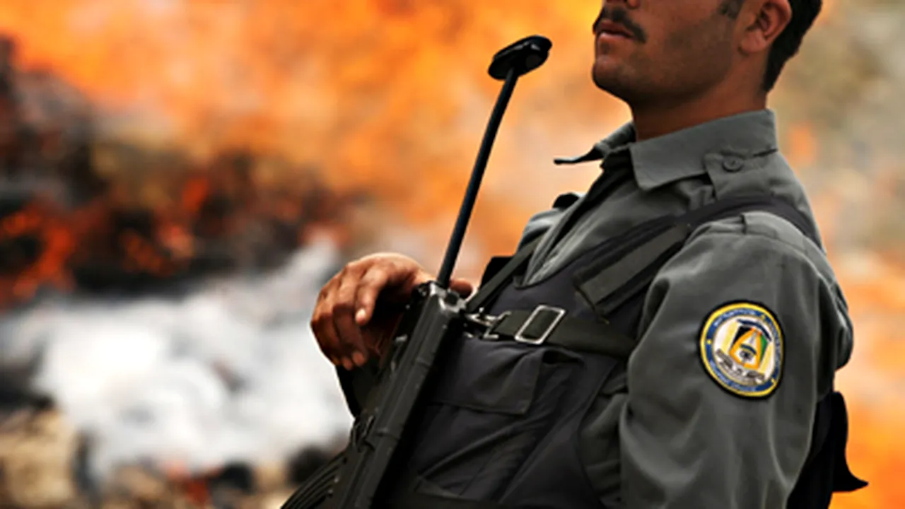 Militanţii talibani, suspectaţi că stochează cantităţi mari de opiu dispărute în Afganistan