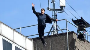 VIDEO | Tom Cruise a fost rănit în cadrul unor filmări pentru pelicula Misiune: Imposibilă 6