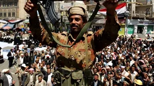 Mobilizare masivă de tancuri la Sanaa