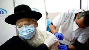 COMENTARIU Lelia Munteanu. Spre exasperarea celor care au crezut că pandemia a fost învinsă, totul e încă în studiu