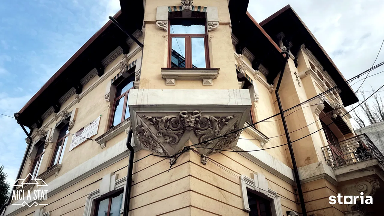 Un imobil impozant decorat cu zeităţi mitologice se vinde cu peste 1 milion de euro 