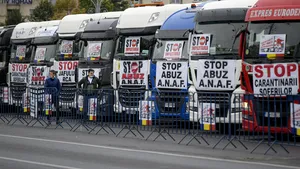 Restricţii de circulaţie luni, marţi şi miercuri pentru maşinile de peste 7,5 tone 