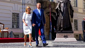 Scandalul statuii Brukenthal: Cine se află în spatele finanţării monumentului din Sibiu

