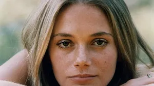 Actriţa Peggy Lipton, STAR al serialului 