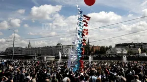 Mii de persoane manifestează la Moscova împotriva lui Putin - FOTO