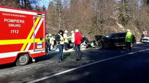 Tată şi fiu, accidentaţi grav pe drumul spre Poiana Braşov