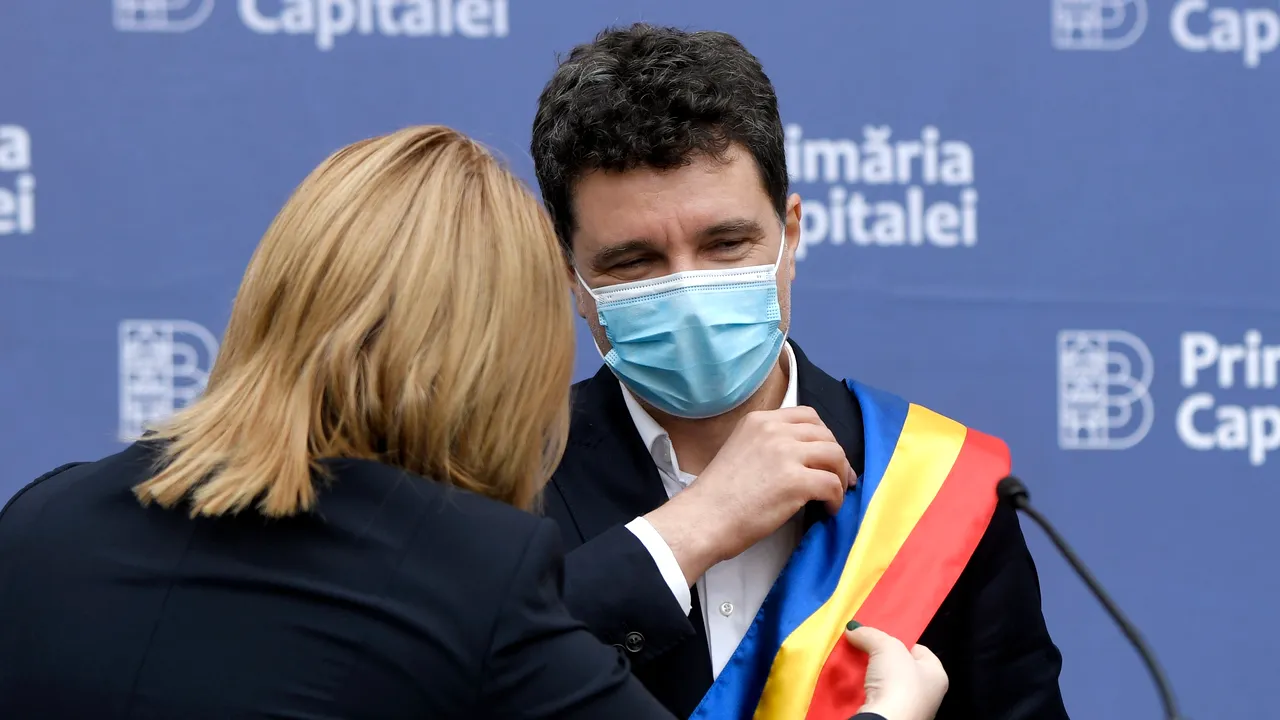 Gest radical al lui Nicuşor Dan. Primarul renunţă la poliţiştii care asigurau paza din faţa biroului său: 