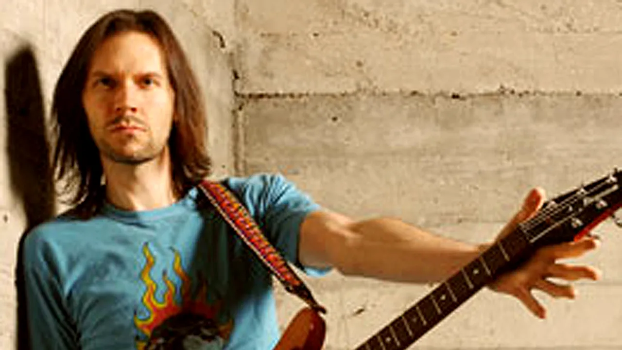 Biletele pentru concertul lui Paul Gilbert de la Bucureşti au preţuri între 50 şi 90 de lei