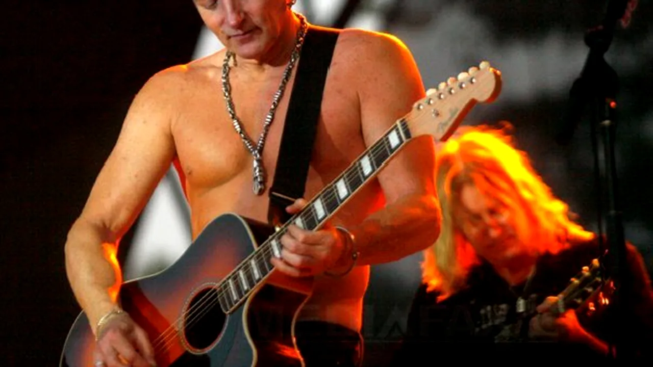 Phil Collen, chitaristul trupei Def Leppard, s-a căsătorit
