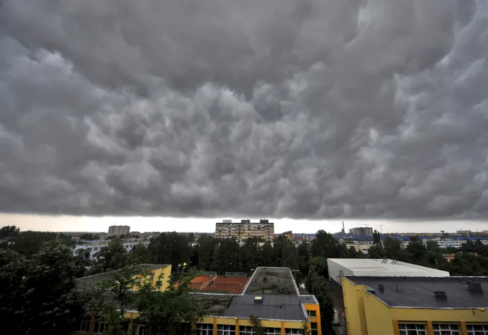 METEO Ploi, ninsori la munte și vânt puternic. ANM anunță trei zile de vreme rea în România