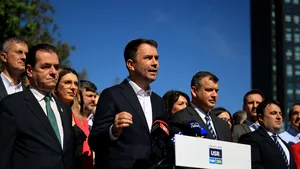 Alianţa Dreapta Unită a depus peste 530.000 de semnături pentru europarlamentare. Lista completă