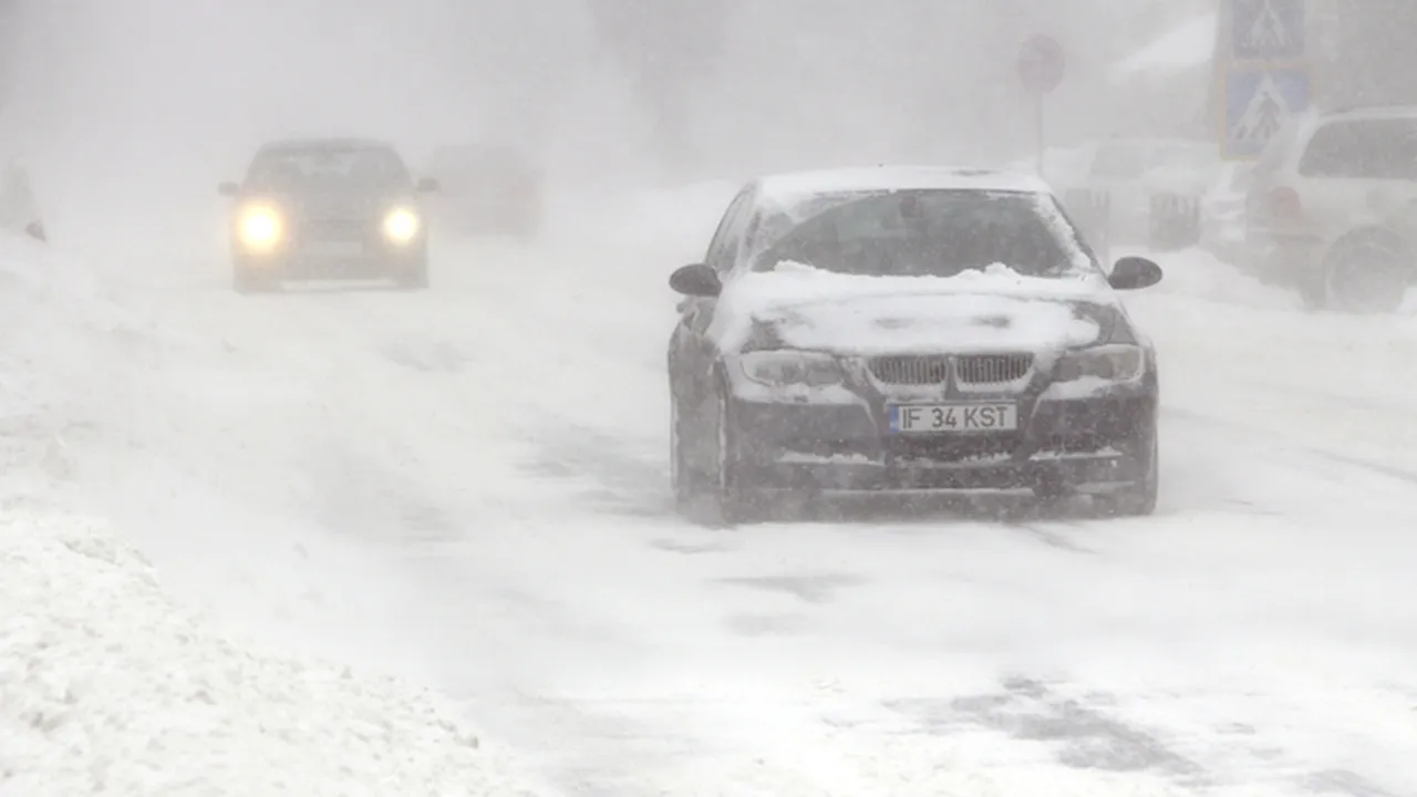 Căi rutiere REDESCHISE, după ce vremea severă a afectat 40 de localităţi din 17 judeţe/ UPDATE: Nou bilanţ MAI cu drumurile rămase blocate
