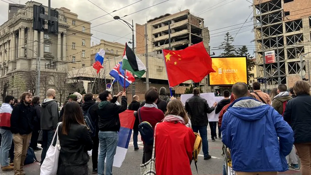 Tensiuni în Belgrad. Mii de oameni au protestat faţă de proiectul Kushner
