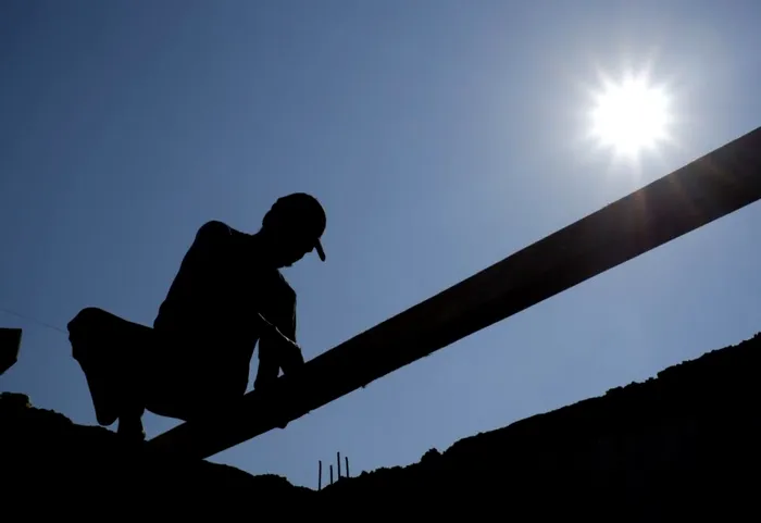 ECONOMIC Estimările managerilor: Prețurile vor crește accentuat până în mai în comerț și construcții